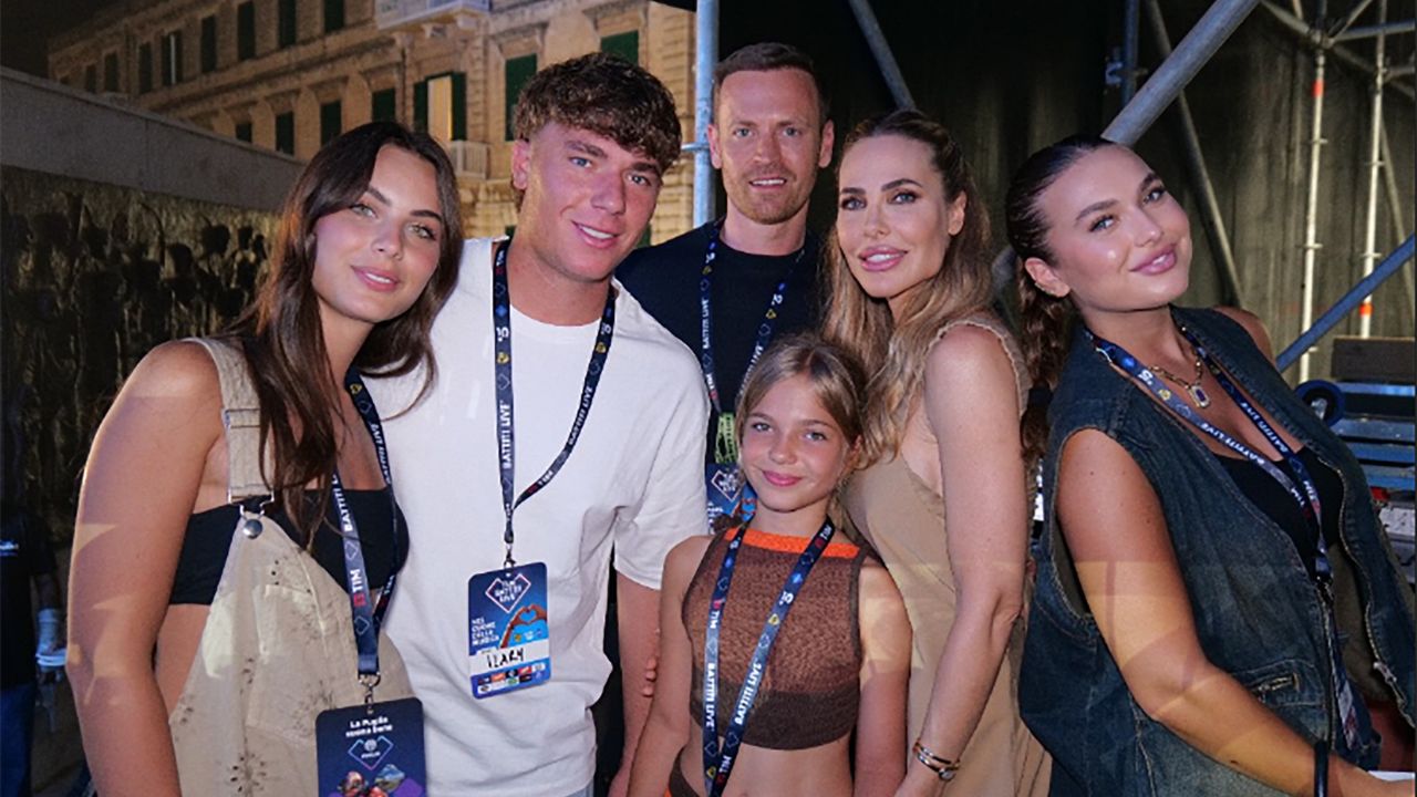 Da Sinistra Cristian Totti e la fidanzata Melissa Monti, la piccola Isabel Totti, Bastian Muller, Ilary Blasi e Chanel Totti