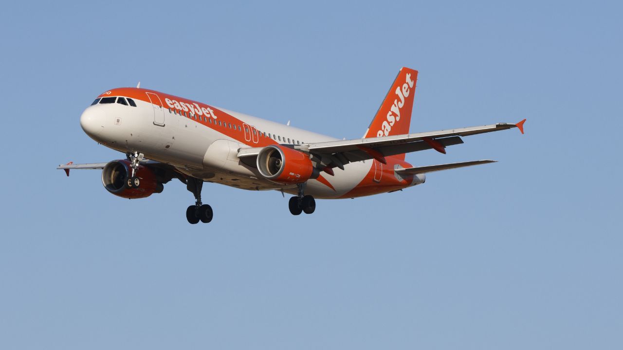 EasyJet passa di mano, ok all’accordo con Castlelake