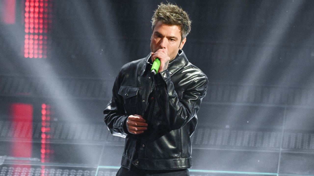 Fedez annulla il tour dopo il malore: “Il mio corpo ha detto basta”