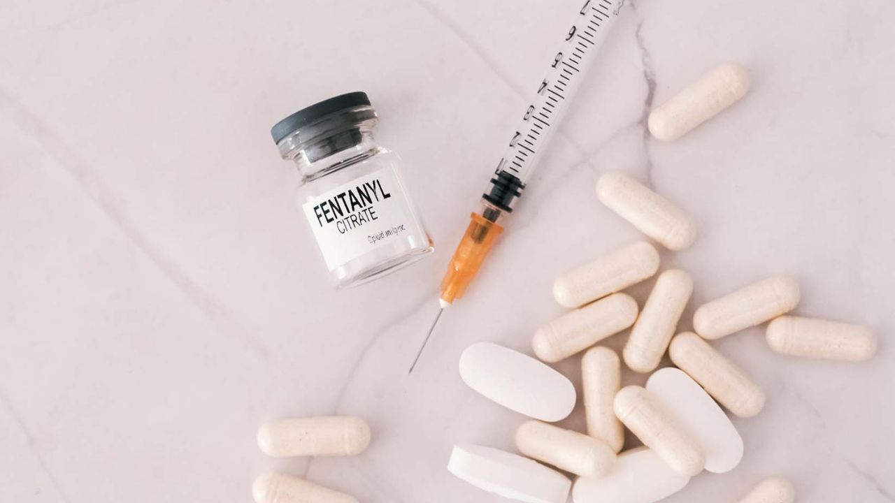 Fentanyl, la droga zombie: rubate 80 fiale dall’ospedale Israelitico di Roma. È allarme rosso a Palazzo Chigi