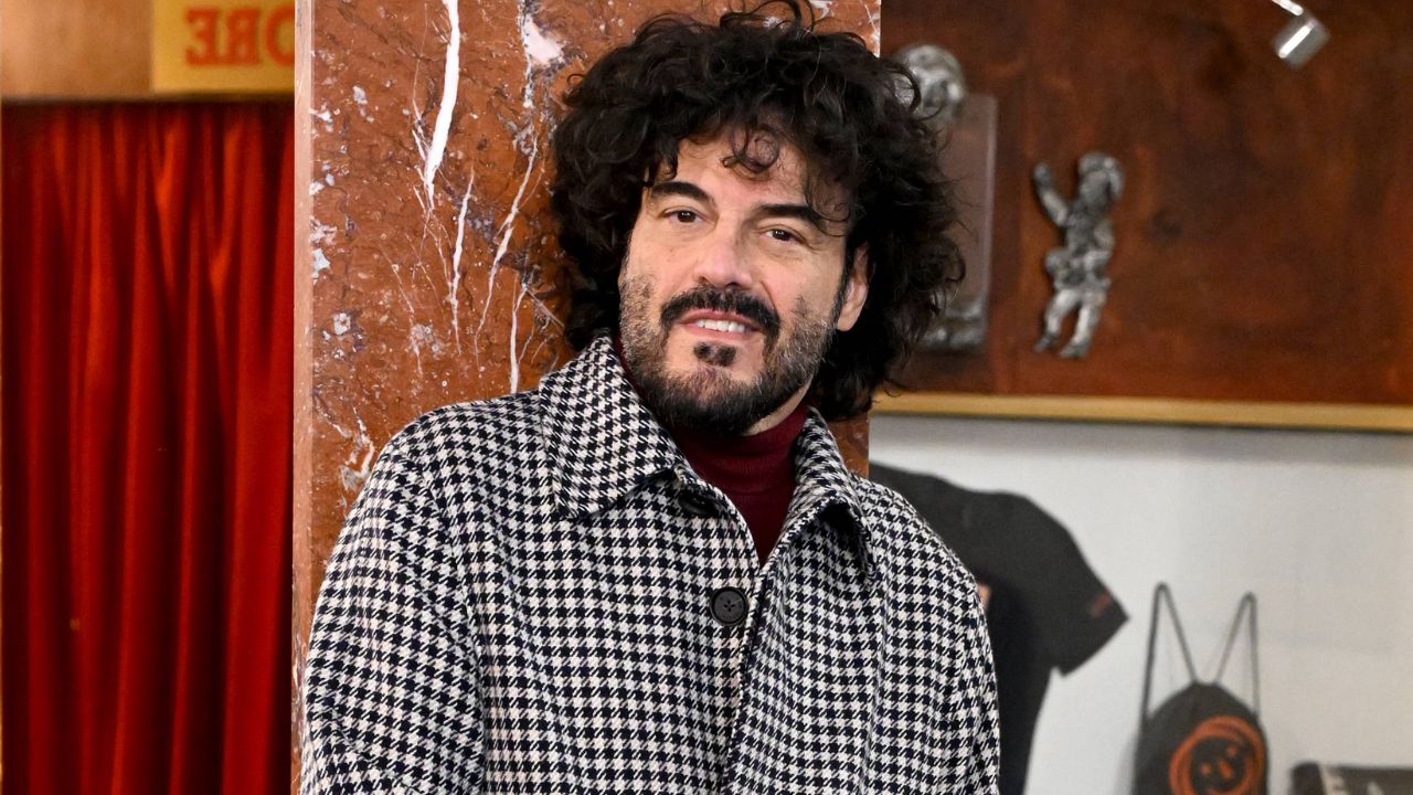 Francesco Renga rischia il ban da Ryanair? Cosa può succedere dopo il volo fermato sulla pista di Brindisi