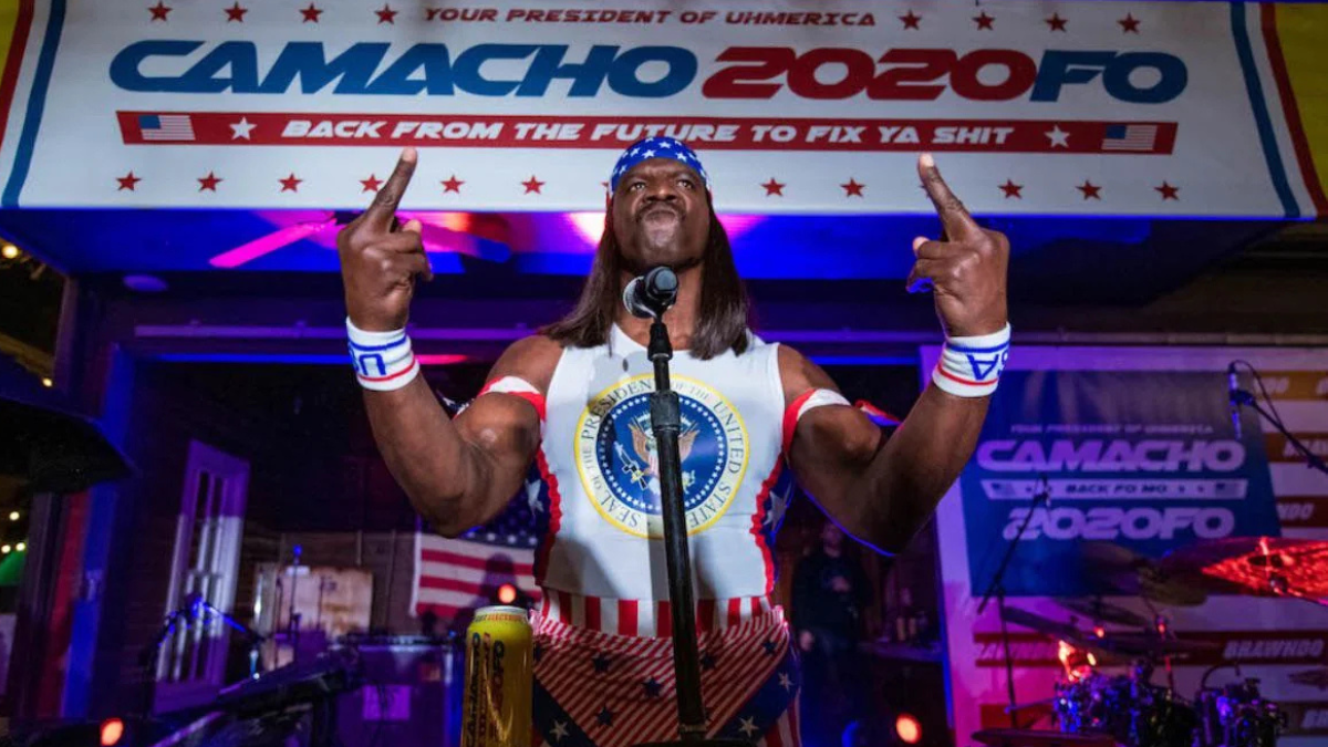 Benvenuti in Idiocracy: nel 2006 Mike Judge aveva previsto tutto con una commedia eccessiva che oggi è diventata un documentario…