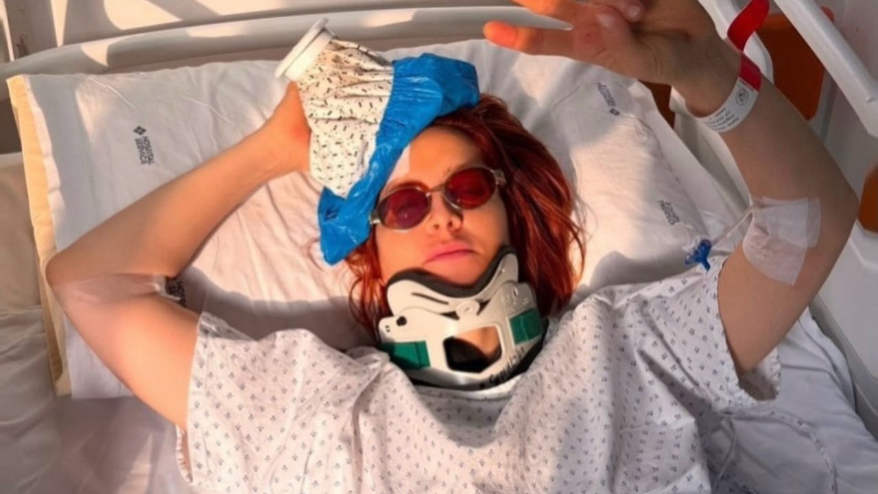 Noemi, dimessa dopo la caduta dal palco: “Poteva andare molto peggio”, ecco come sta la cantante