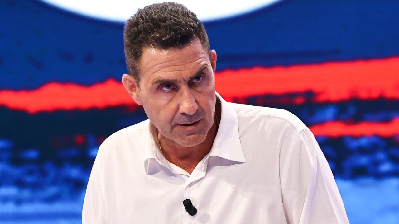 Vannacci detta le condizioni al centrodestra: «Se ci vuole, accetti le nostre linee rosse». A Genova rilancia remigrazione e tolleranza zero