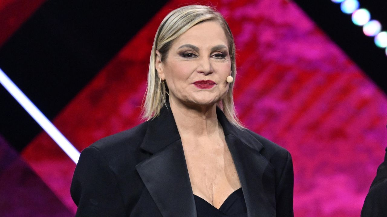 Simona Ventura fuori da Mediaset: il futuro dopo il flop del GF Nip