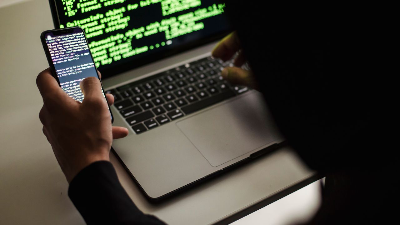 False comunicazioni via e-mail e sms per il rinnovo della tessera sanitaria, il ministero della Salute: «È in corso una maxi-truffa»