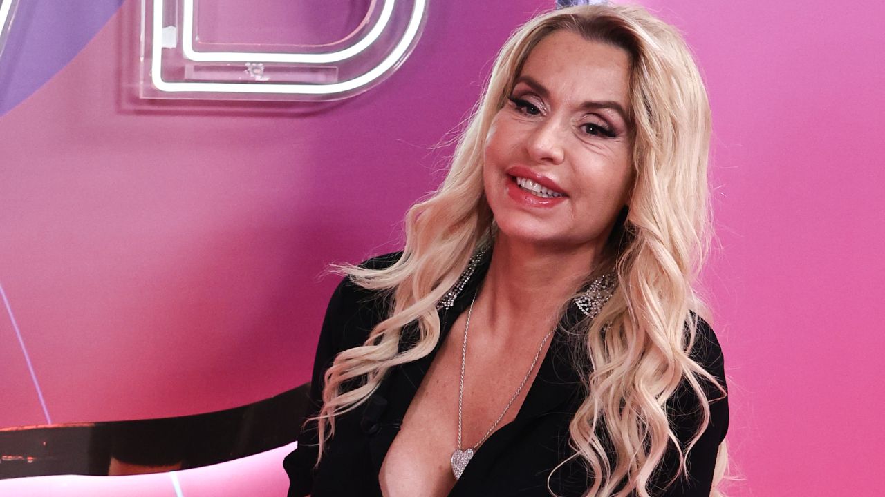 Grande Fratello, il ritorno “stellare” di Valeria Marini nella nuova stagione del reality. Spoiler concorrenti e tutte le novità in ballo