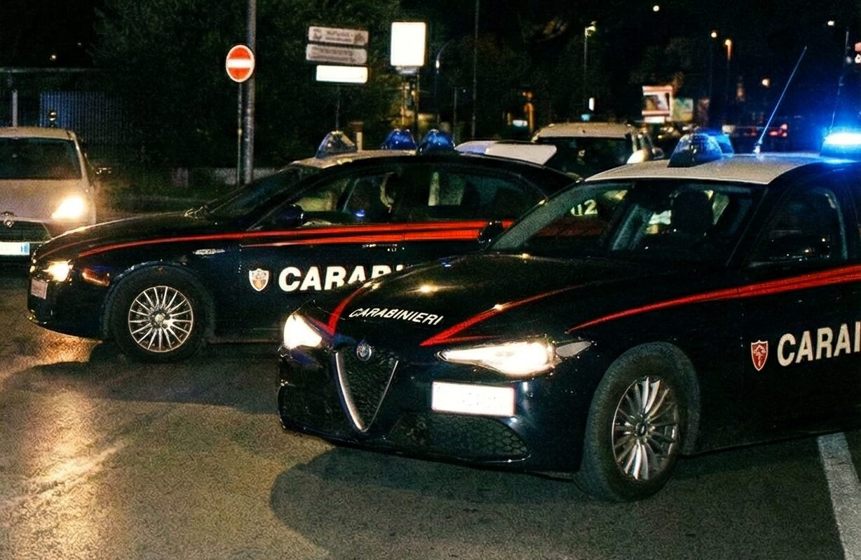 Somma Lombardo, aiuta una donna a trovare la strada e viene ucciso: l’ex di lei lo scambia per un rivale e lo investe