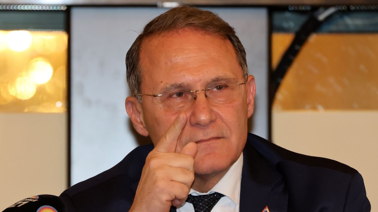 Cirielli apre a Vannacci: «Spero si possa governare insieme». Fratelli d’Italia lo smentisce: «Parla a titolo personale»