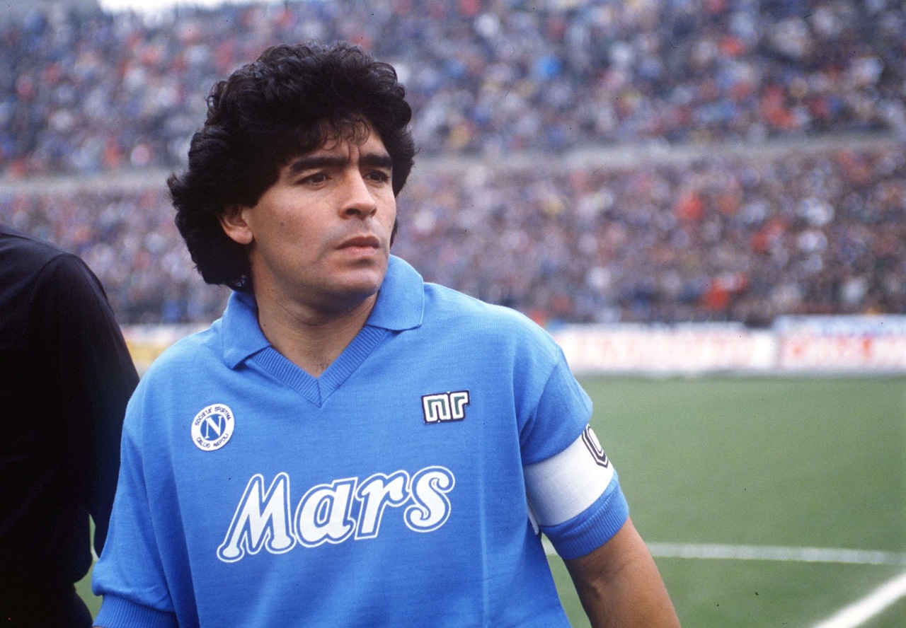 Maradona, la drammatica testimonianza del medico legale: «Ignorati segnali d’allarme mortali»