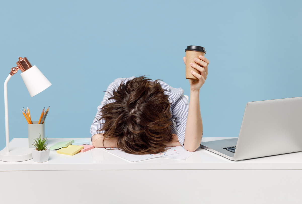 Ansia, insonnia e malinconia al ritorno dalle ferie: cos’è la sindrome post vacanze e i consigli per superare il «jet lag emotivo»