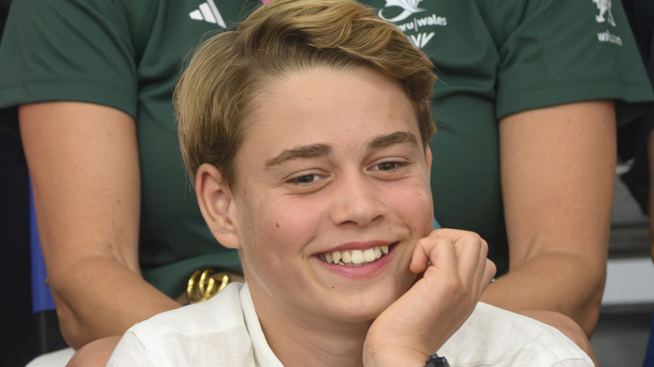 Principe George, William prepara un patto con la stampa per proteggerlo a Eton: la tregua sulla privacy del futuro re