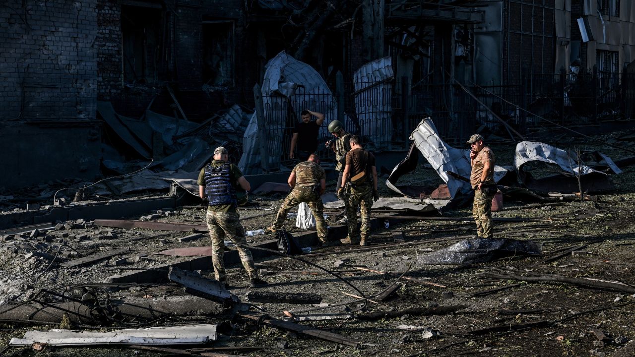 Ucraina, l’algoritmo che decide chi colpire: a Zaporizhzhia le prime tre vittime di un drone killer guidato soltanto dall’IA