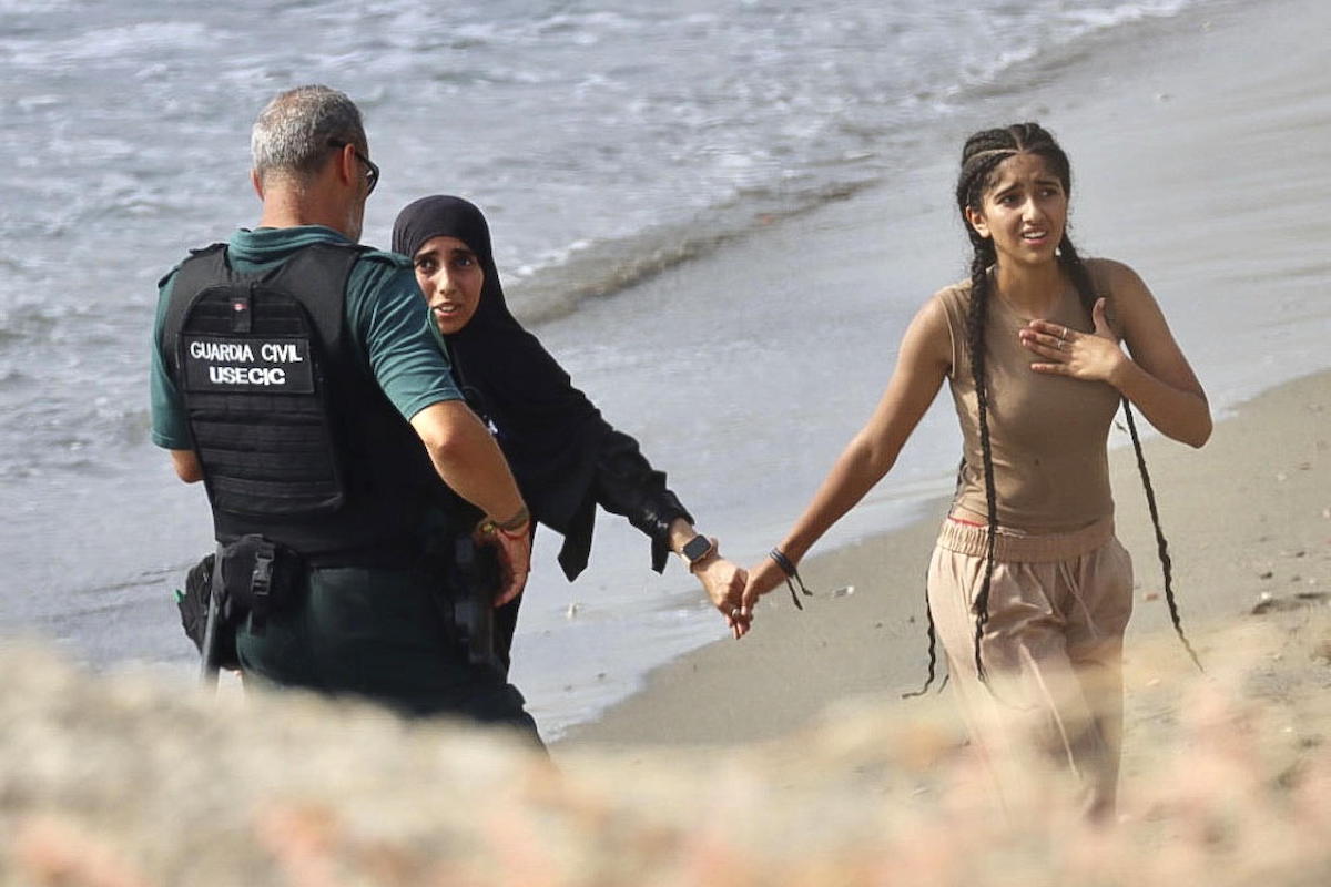 Ceuta, dal confine aperto ai complotti internazionali: tutte le fake news che hanno accompagnato la crisi migratoria