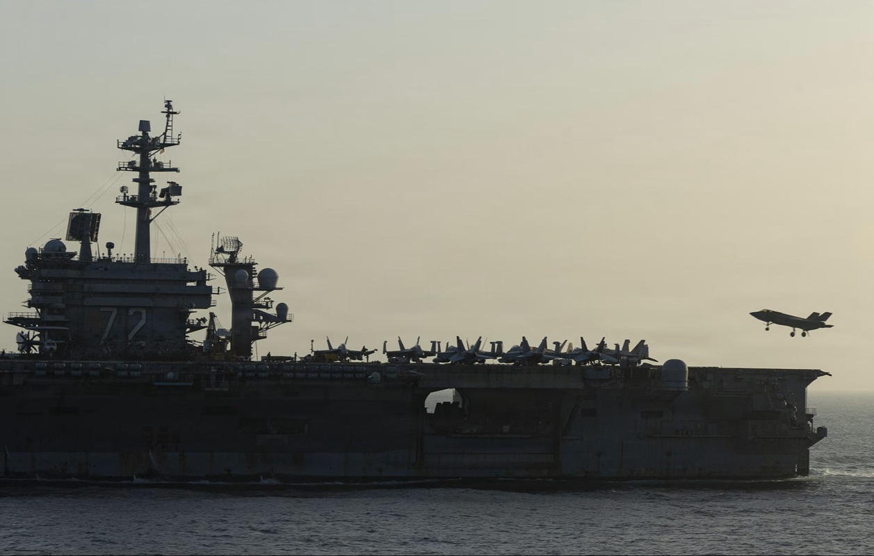 Usa, tensione a bordo della portaerei Lincoln: allo stremo i 5.000 membri dell’equipaggio