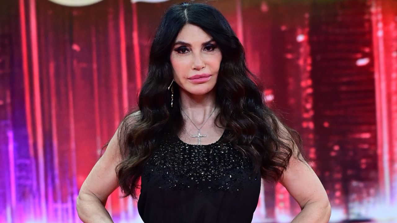Carmen Di Pietro torna al Grande Fratello Vip: il ricordo di Sandro Paternostro e la confessione sull’amore