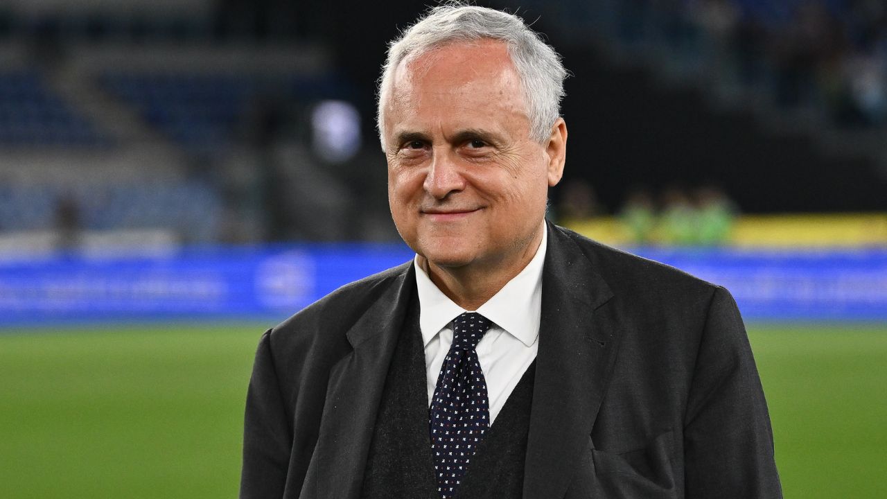 Lazio, l’ombra di un complotto per costringere Lotito a vendere: perquisiti banchieri e Bisignani, la Procura cerca i «mandanti»