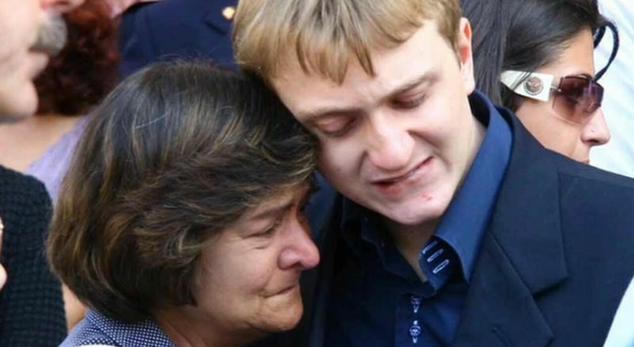 Garlasco, la madre di Alberto Stasi rompe il silenzio: «Ho sempre saputo che era innocente. La verità trova sempre la sua strada»