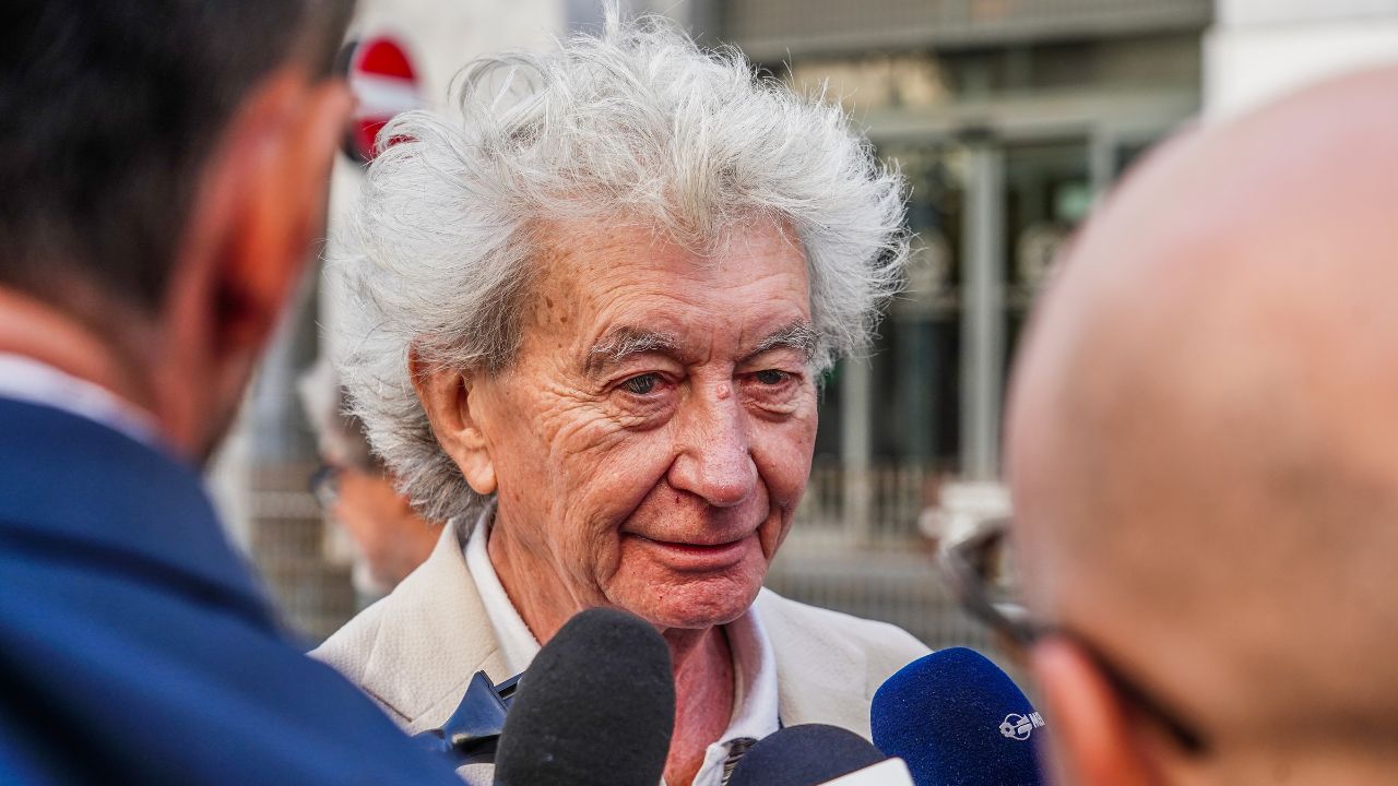 Garlasco, Lovati finisce a processo e lancia la bomba: «Le indagini su Sempio non chiuderanno il 28 settembre, aspetteranno Stasi»