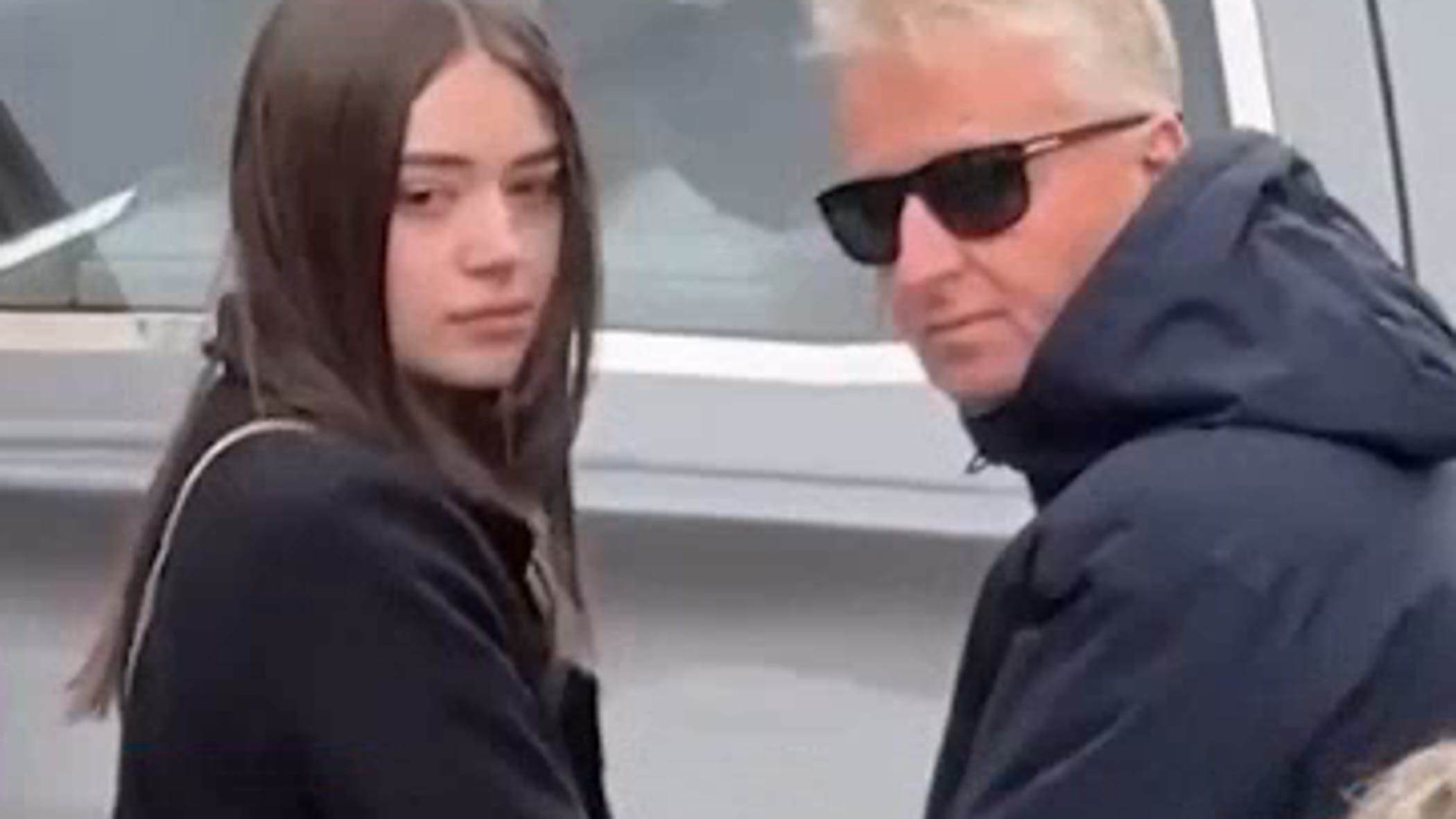 Giallo della ricina, quattro ore di interrogatorio per l’amica di Gianni Di Vita: cosa cercano gli investigatori nelle versioni diverse