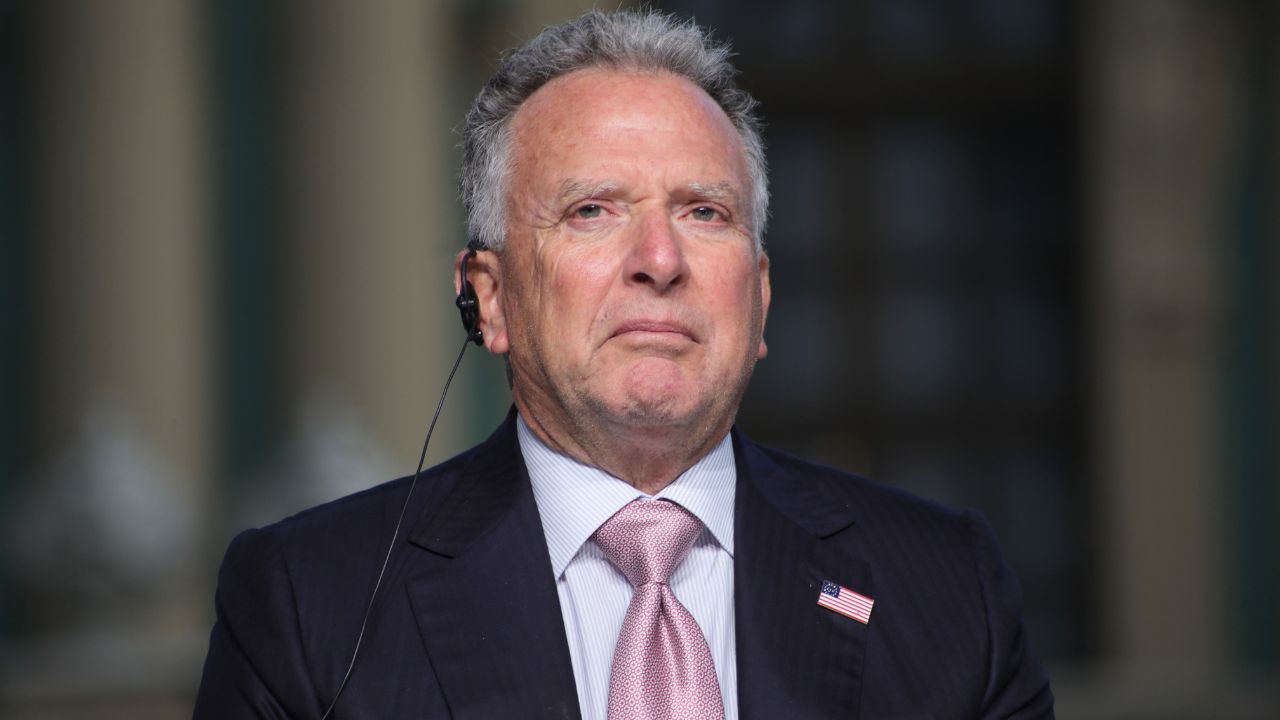 Witkoff imbarazza gli Usa, l’inviato di Trump si inchina a Putin: «Quando sarò in pensione, i ricordi con lei saranno in cima alla lista»