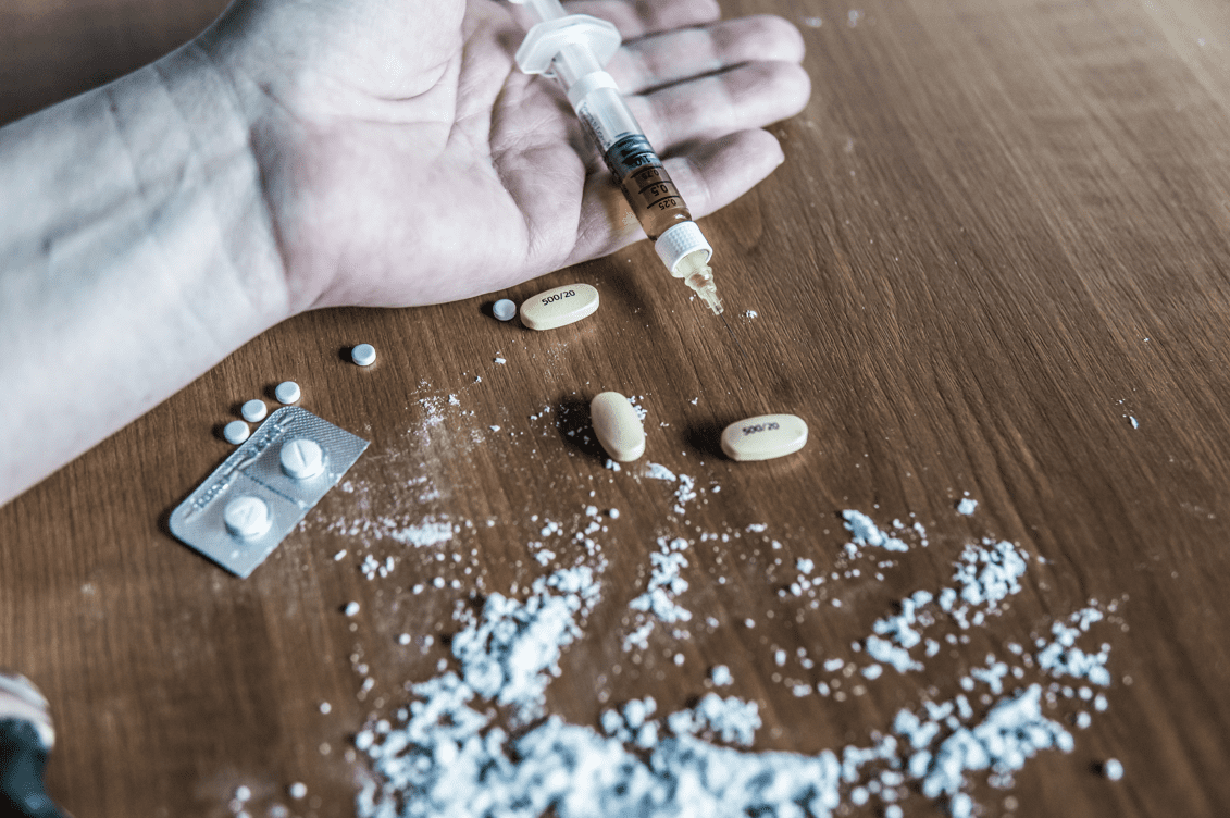 Roma, l’incubo fentanyl arriva in periferia: «Persone congelate come zombie». La pista dopo il maxi furto in ospedale
