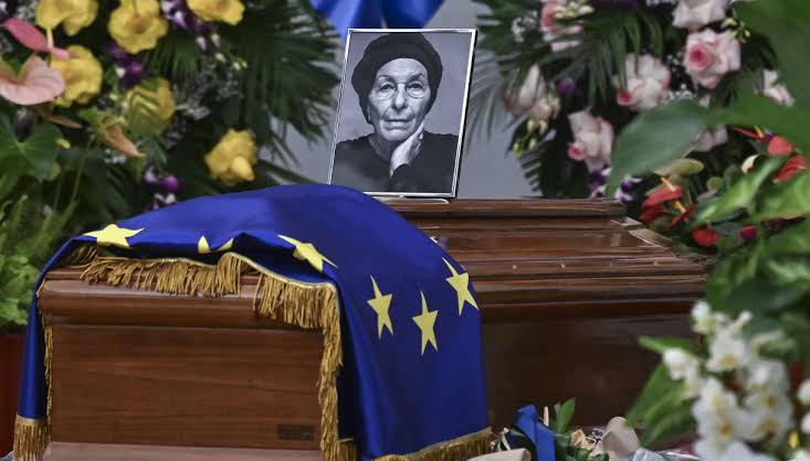 L’ultimo saluto a Emma Bonino, il Campidoglio si ferma per la leader radicale
