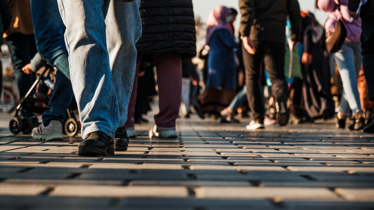 Lavoro in crescita, ma la povertà e il gap sanitario pesano sul Mezzogiorno