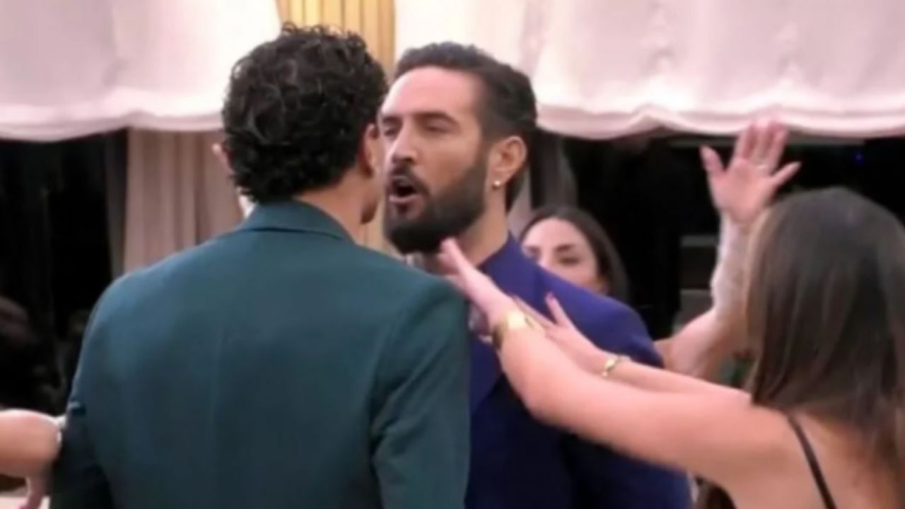 GF Vip, Alex Belli contro Alessandro Roncaccia: lite furiosa per Piera Meloni, intervengono gli altri concorrenti