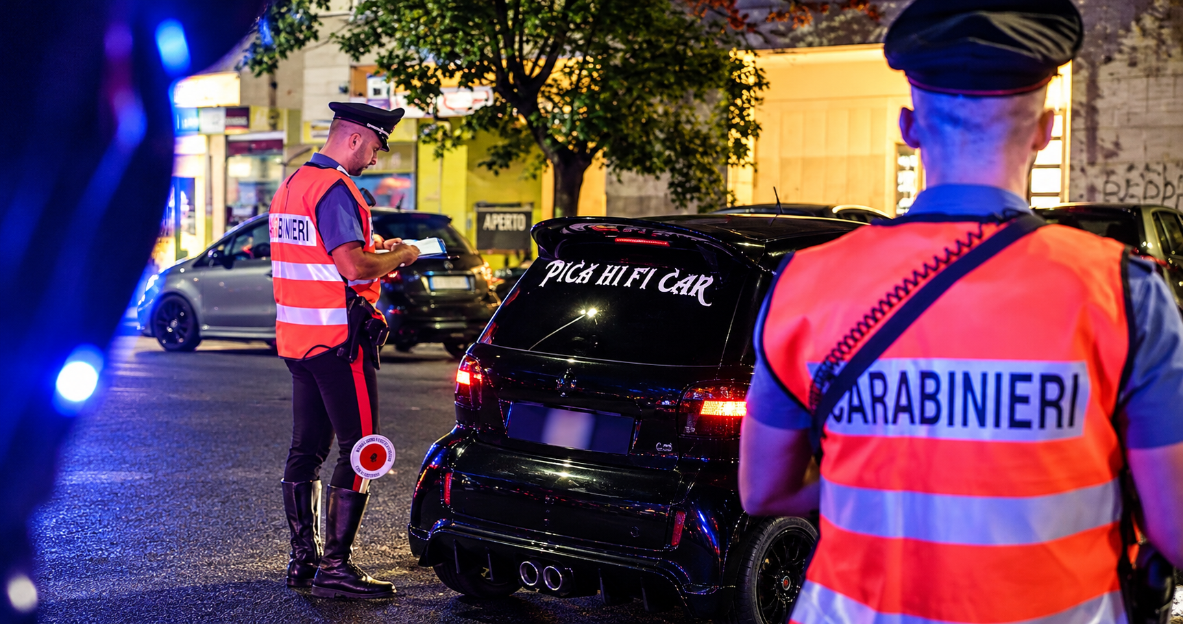 Roma, caccia alla banda della microcar che terrorizza Monteverde: un’auto rubata, il Dna su un berretto e l’intelligenza artificiale per trovare gli aggressori