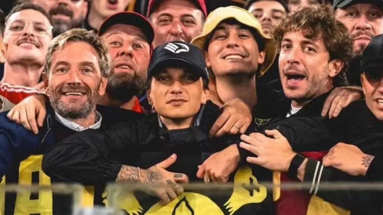 Ultimo in curva Sud, lo scatto con il leader ultras Vasselli fa discutere la rete