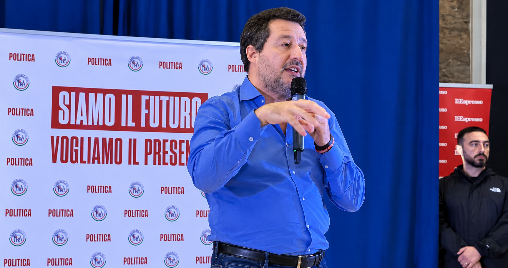 Salvini: «Non sono mai stato amico di Putin». Poi attacca Macron: «Spero che Le Pen lo mandi a casa e che Bardella diventi premier»