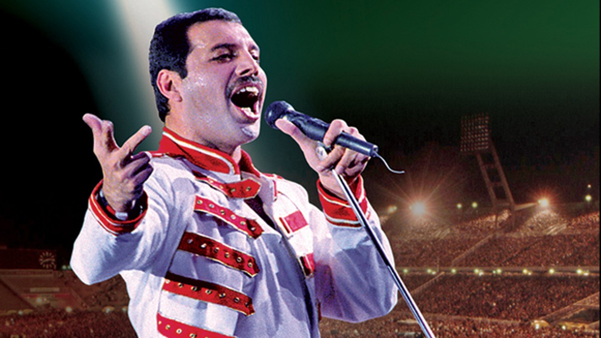Queen, torna al cinema il concerto «proibito» di Budapest: Freddie Mercury oltre la Cortina di ferro nell’ultimo tour della sua vita