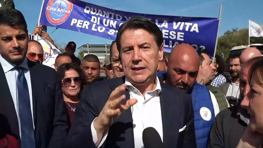 Conte a L’Aria che tira sfida Meloni: «Non bastano otto decreti sicurezza per fermare la protesta». E sulle primarie gela Parenzo