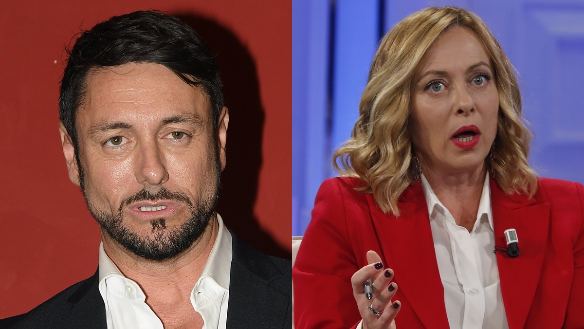 Meloni molla l’ex Giambruno fuori da Palazzo Chigi: lui firma le carte in strada, appoggiato a un’edicola. E spunta una misteriosa busta