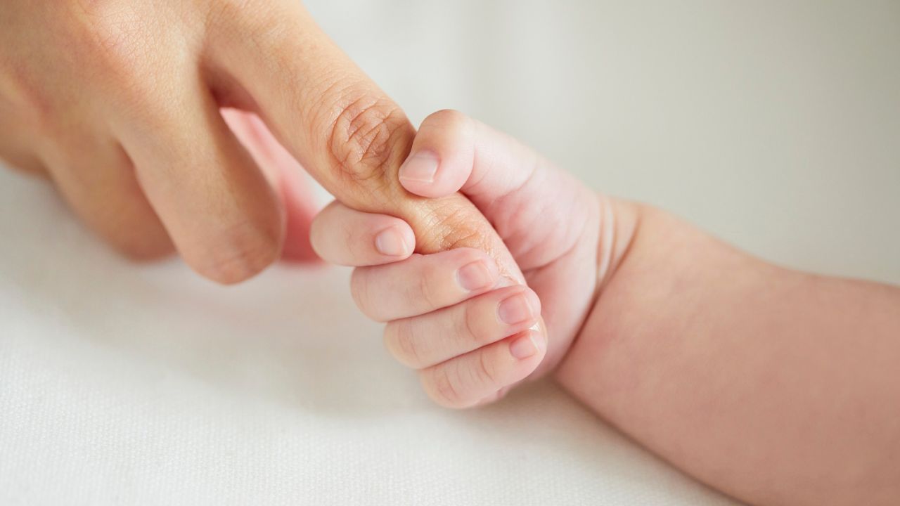 Mamma a 59 anni, papà a 70: nel Salernitano nasce Francesca Pia, la bambina dei record. Il ginecologo: «Un caso davvero eccezionale»